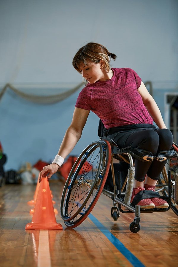 Comment organiser une compétition de dessin rapide sur le thème des super-héros?